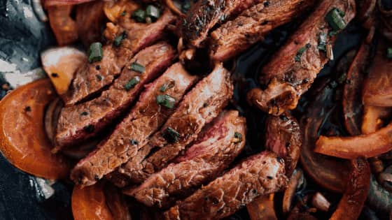 How to cook meat on a gas grill