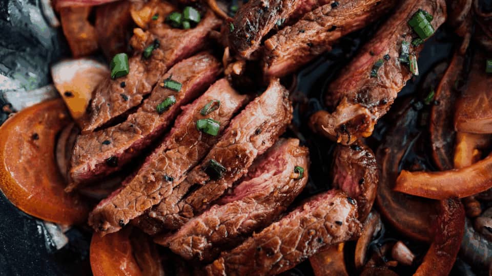 How to cook meat on a gas grill